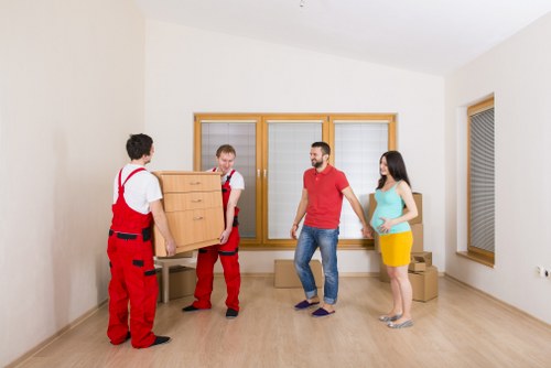 Planning a smooth move with removal truck hire in Parsonsgreen