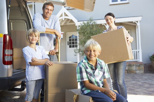 Local moving van service with load-based pricing in Parsonsgreen